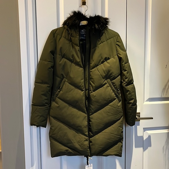 NWT Mountain Warehouse puffer jacket - Picture 1 of 6